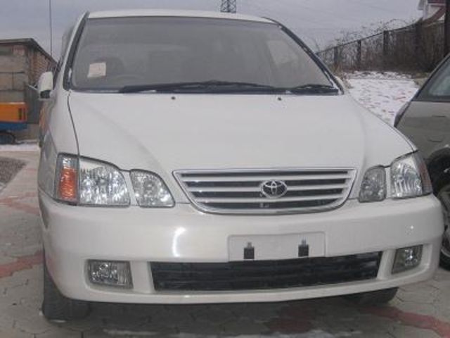 1999 Toyota Gaia