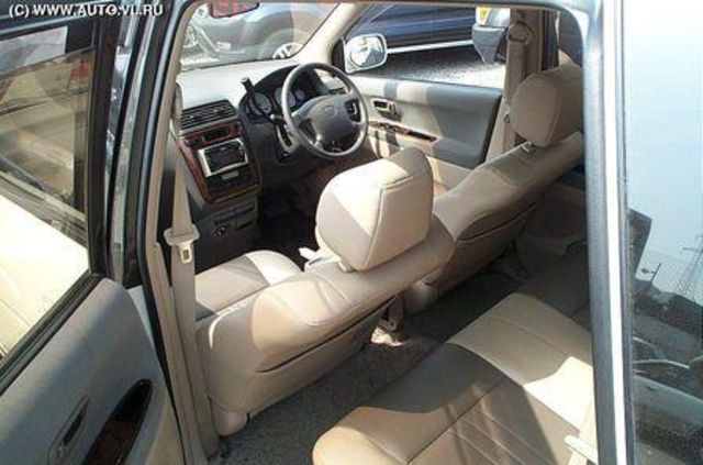 1999 Toyota Gaia