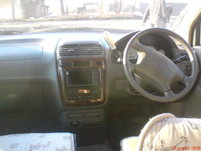 1999 Toyota Gaia