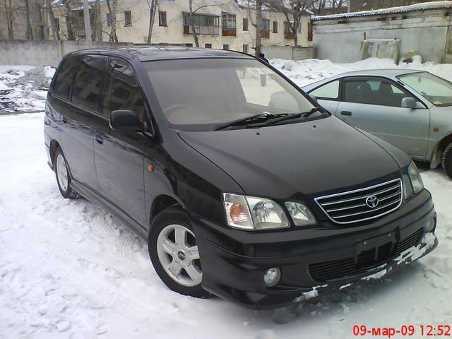 1999 Toyota Gaia