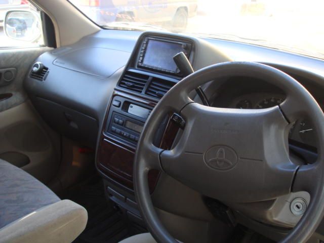 1999 Toyota Gaia