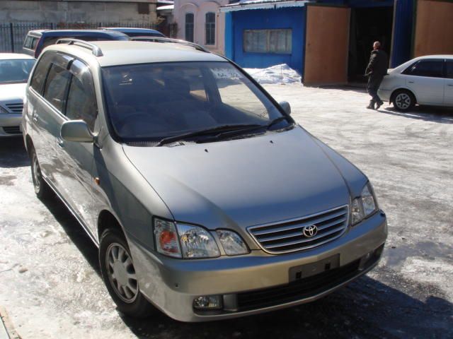 1999 Toyota Gaia