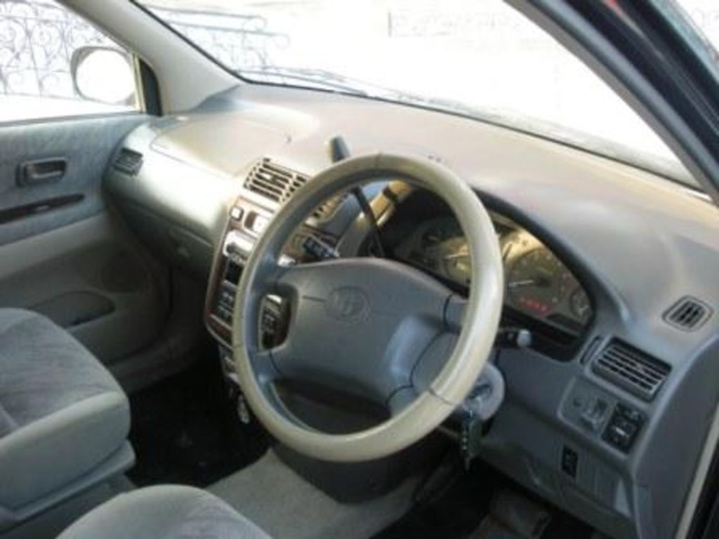 1999 Toyota Gaia