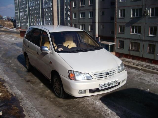 1999 Toyota Gaia