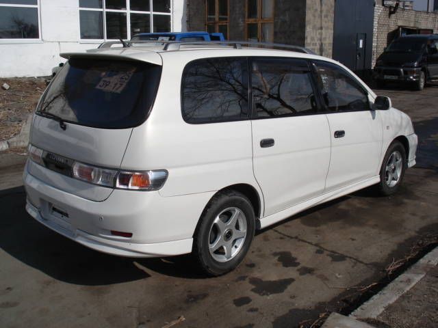 1999 Toyota Gaia