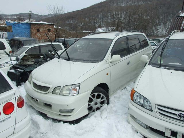 1999 Toyota Gaia