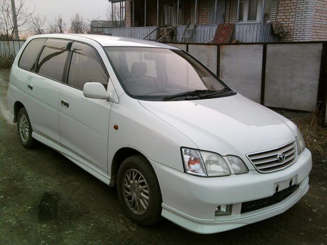 1999 Toyota Gaia