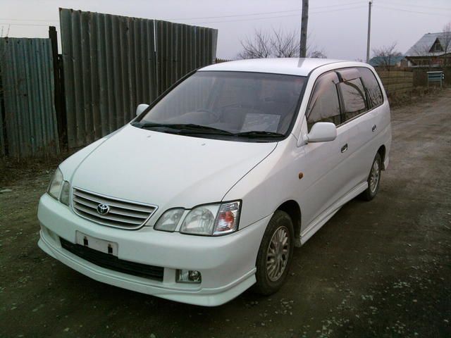 1999 Toyota Gaia