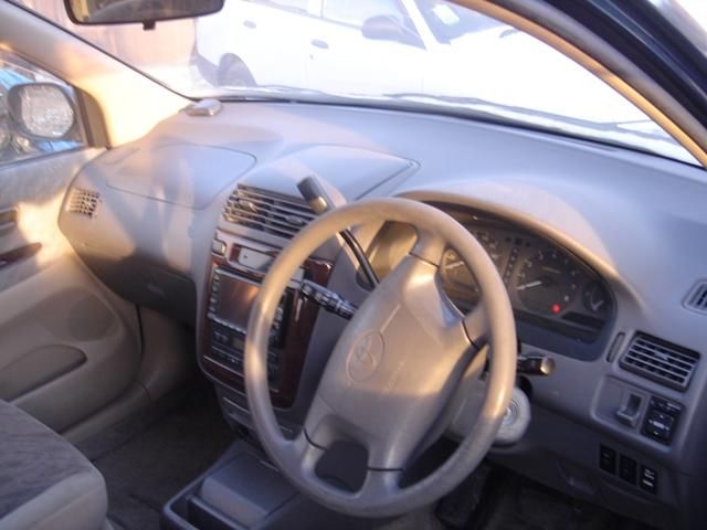 1999 Toyota Gaia