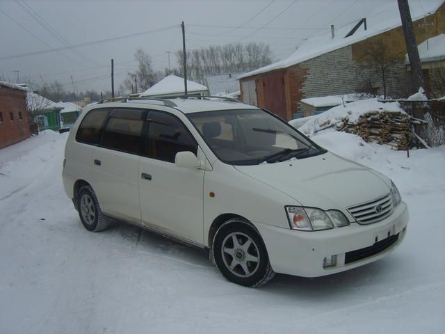 1999 Toyota Gaia