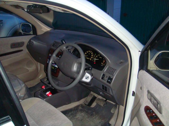 1999 Toyota Gaia