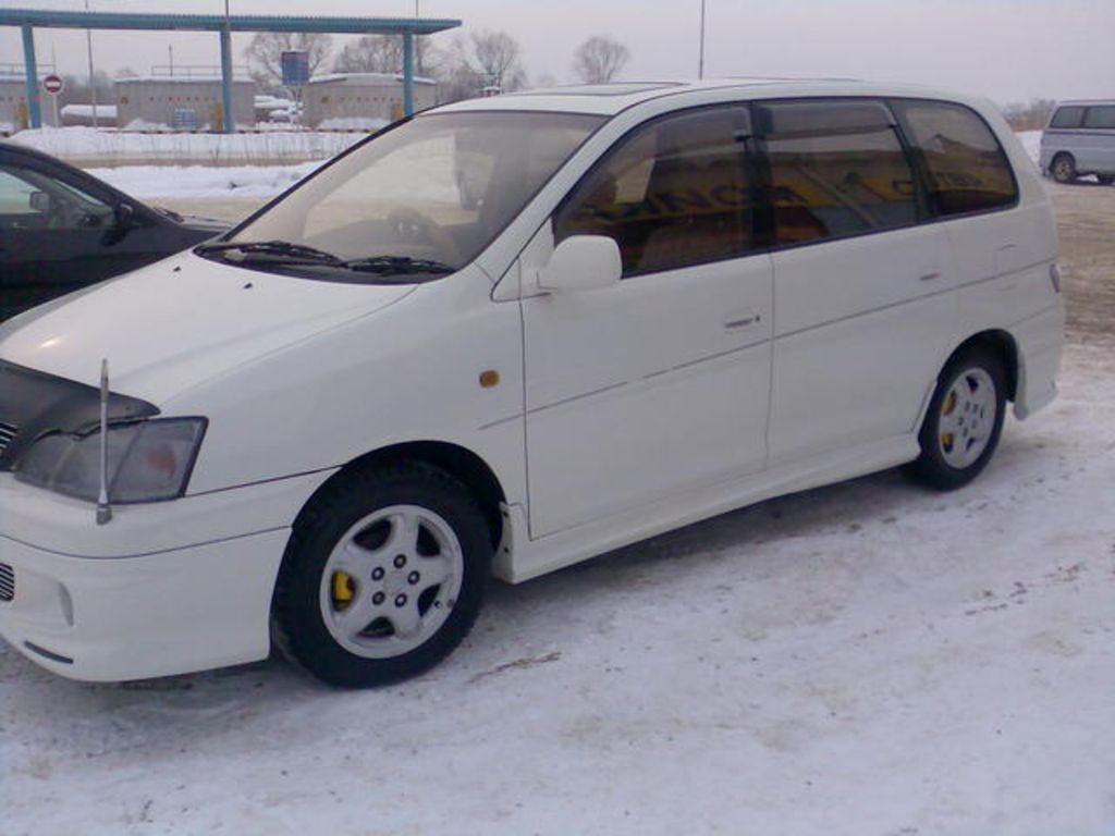 1999 Toyota Gaia