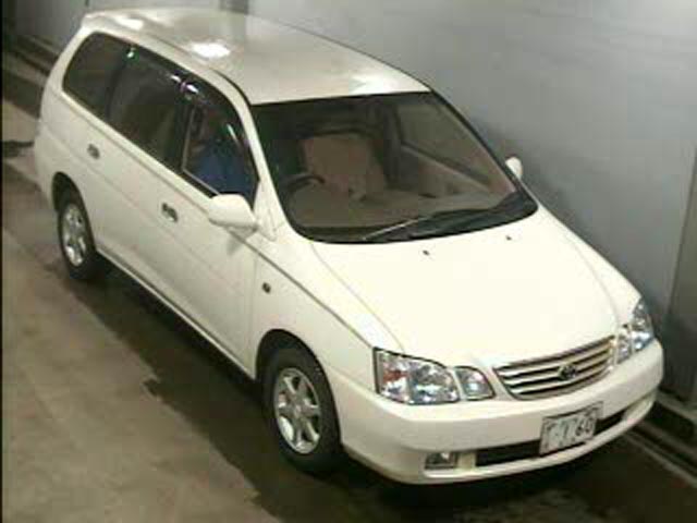 1999 Toyota Gaia Pictures