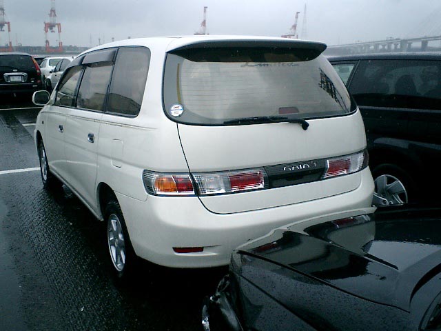 1999 Toyota Gaia Pics