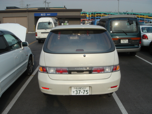 1999 Toyota Gaia Photos