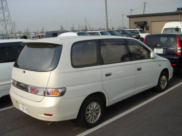 1999 Toyota Gaia Photos