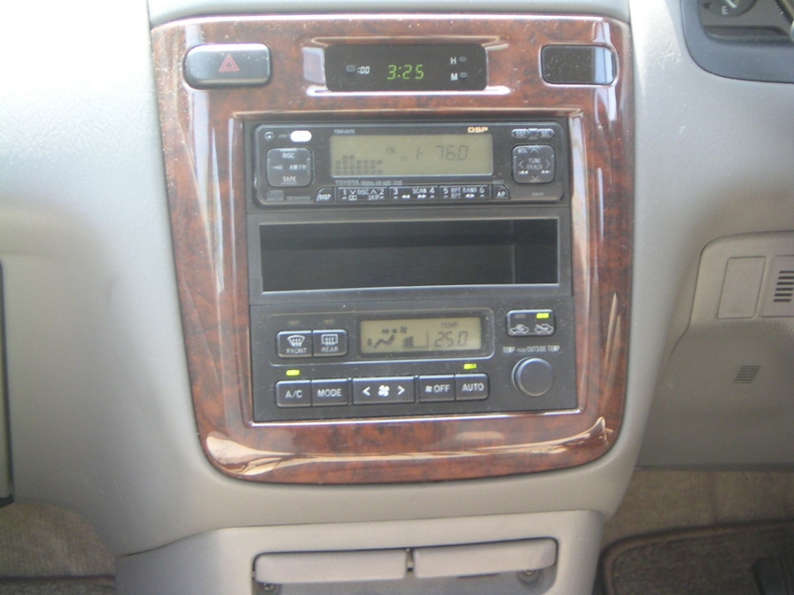 1999 Toyota Gaia Images