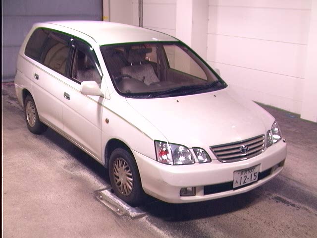 1999 Toyota Gaia Photos