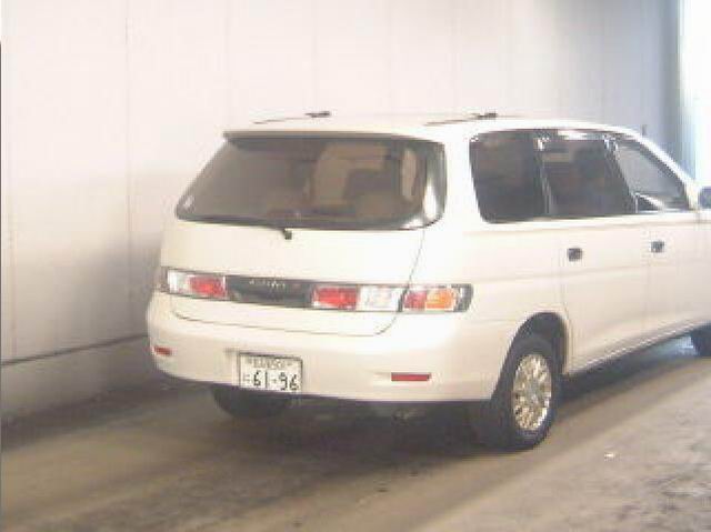 1999 Toyota Gaia Pictures