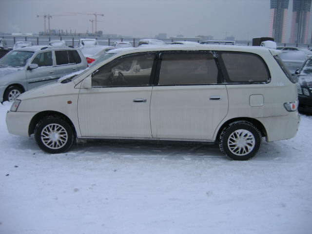 1999 Toyota Gaia Photos