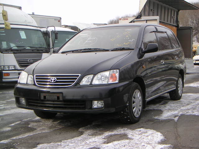 1999 Toyota Gaia Pics