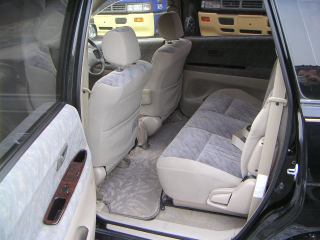 1999 Toyota Gaia Photos