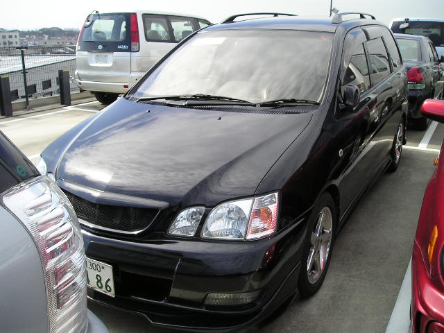 1999 Toyota Gaia Pictures