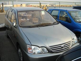 1999 Toyota Gaia Photos