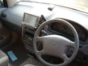 1999 Toyota Gaia Photos