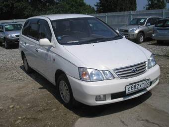 1999 Toyota Gaia Photos