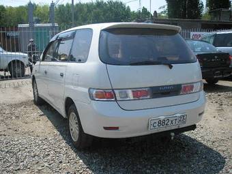 1999 Toyota Gaia Pictures