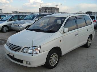 1999 Toyota Gaia Photos