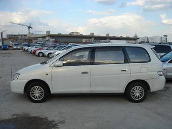 1999 Toyota Gaia Photos