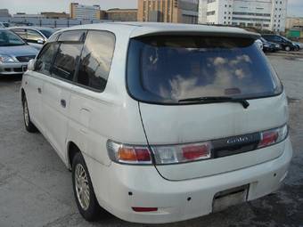 1999 Toyota Gaia Pictures