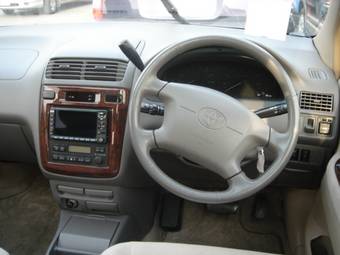1999 Toyota Gaia Pictures