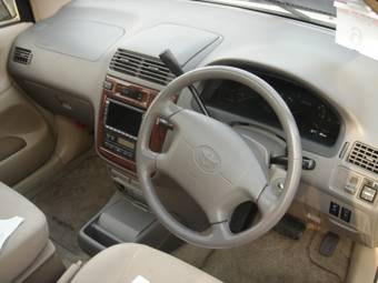 1999 Toyota Gaia Pictures