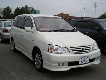 2000 Toyota Gaia