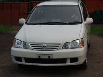 2000 Toyota Gaia