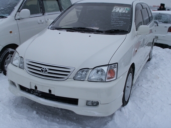 2000 Toyota Gaia