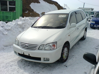 2000 Toyota Gaia