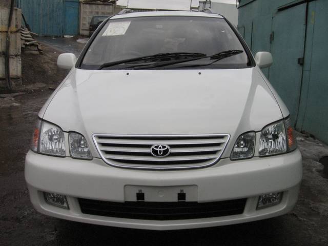 2000 Toyota Gaia