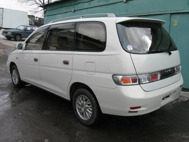 2000 Toyota Gaia