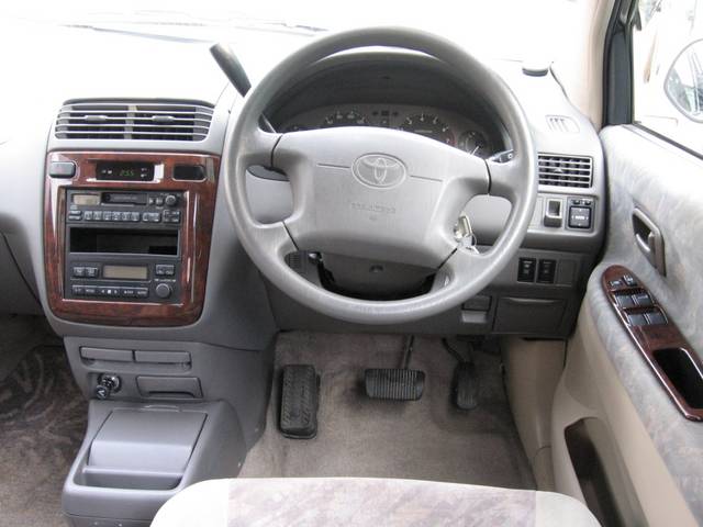 2000 Toyota Gaia