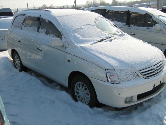 2000 Toyota Gaia