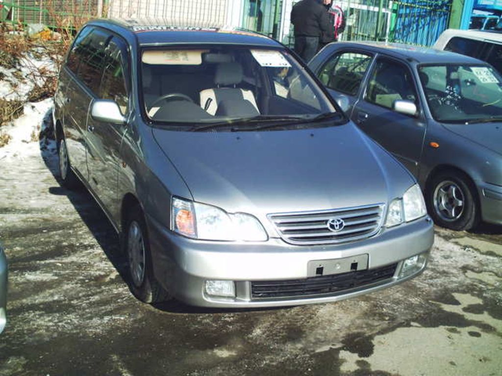 2000 Toyota Gaia