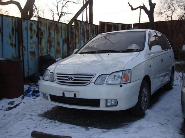 Toyota gaia 2000