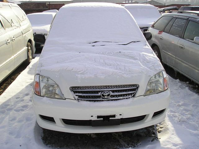 2000 Toyota Gaia