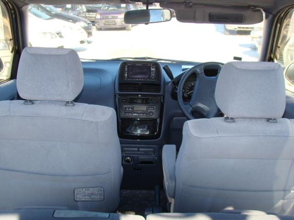 2000 Toyota Gaia