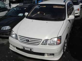 2000 Toyota Gaia