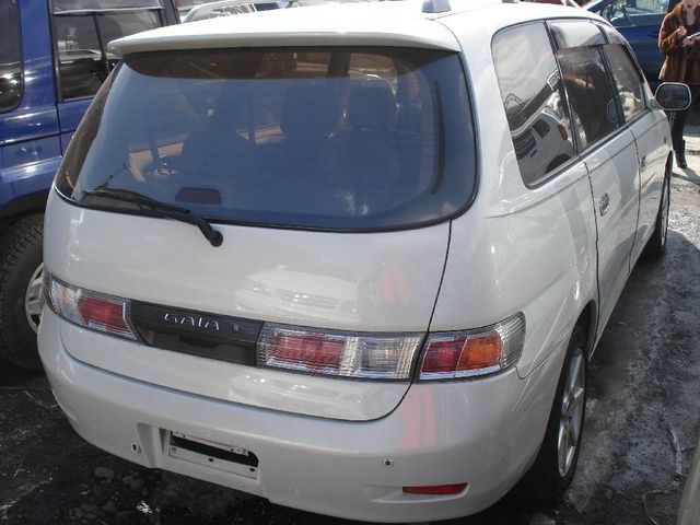 2000 Toyota Gaia